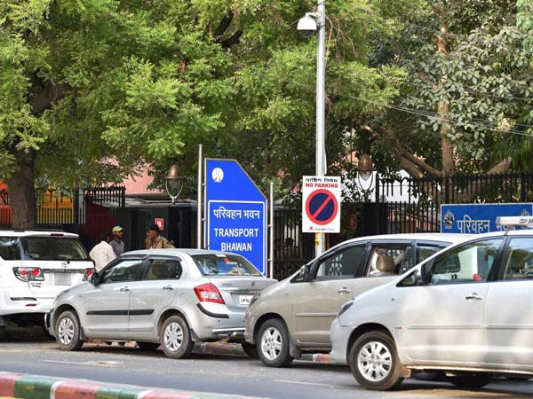 Clicking Pictures Of Illegally Parked Cars Can Earn You Money — Here’s How