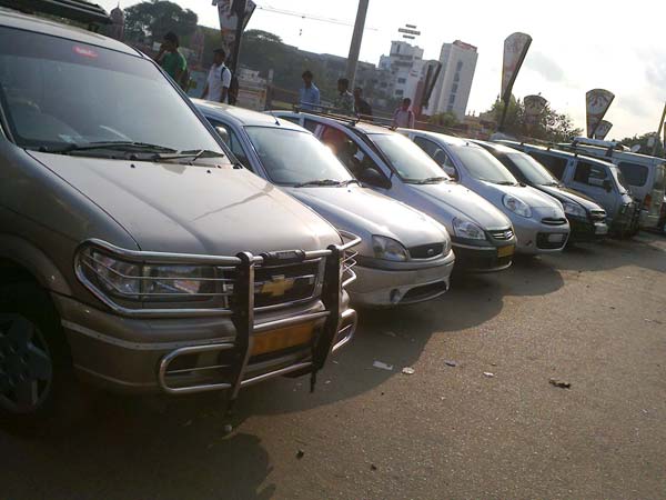 Clicking Pictures Of Illegally Parked Cars Can Earn You Money — Here’s How