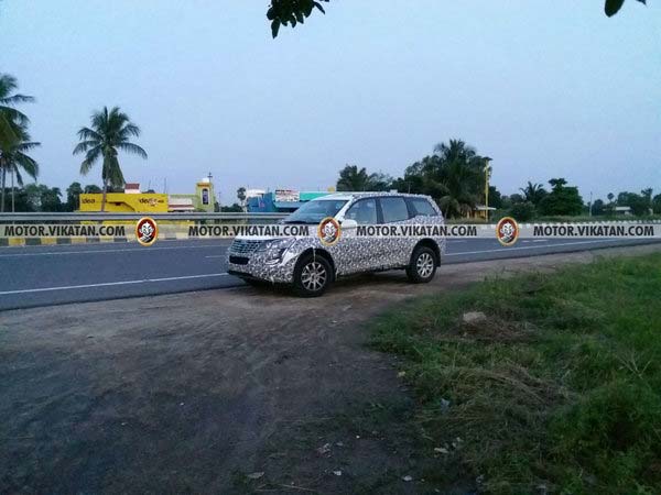 Spy Pics: Mahindra XUV500 Facelift Spotted Testing