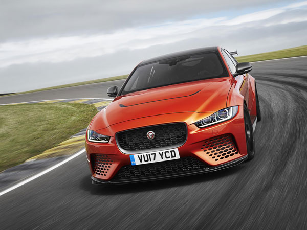 2017 Los Angeles Auto Show: Jaguar XE SV Project 8 Showcased