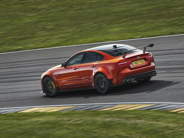 2017 Los Angeles Auto Show: Jaguar XE SV Project 8 Showcased