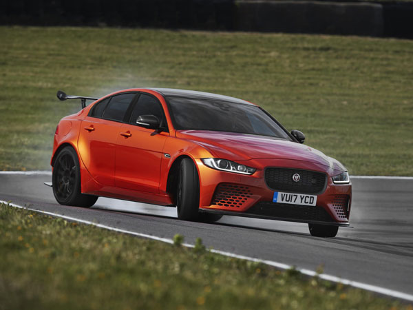 2017 Los Angeles Auto Show: Jaguar XE SV Project 8 Showcased