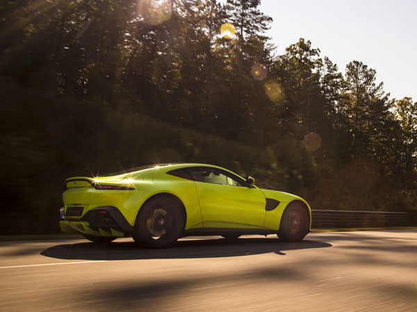 2017 Los Angeles Auto Show: 2018 Aston Martin Vantage Revealed