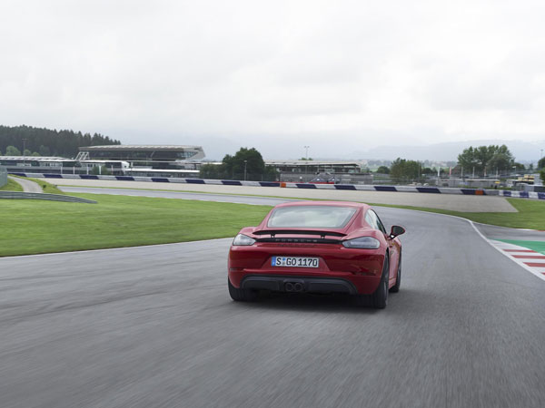 2017 Los Angeles Auto Show: Porsche 718 Cayman GTS Revealed