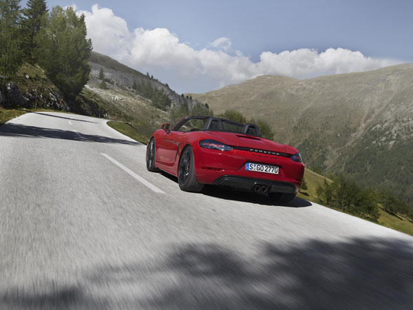 2017 Los Angeles Auto Show: Porsche 718 Boxster GTS Revealed