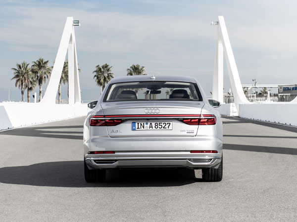 2017 Los Angeles Auto Show: New-Generation Audi A8 Unveiled