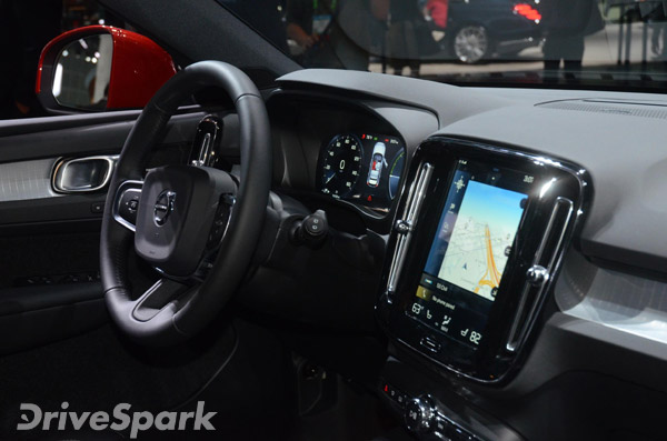 2017 Los Angeles Auto Show: Volvo XC40 Unveiled