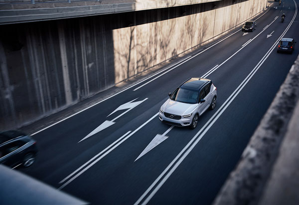 2017 Los Angeles Auto Show: Volvo XC40 Unveiled