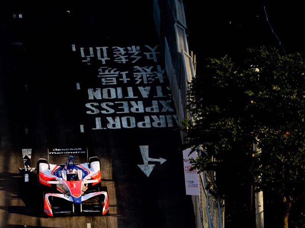 Formula E: Mahindra Wins Hong Kong ePrix