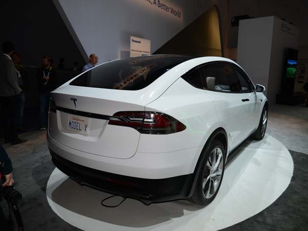 Daimler, The Parent Company Of Mercedes-Benz Dismantled A Rented Tesla Model X Daimler, The Parent Company Of Mercedes-Benz Dismantled A Rented Tesla Model X