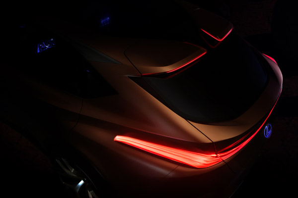 Lexus LF-1 Limitless Concept Teased Ahead Of Detroit Debut