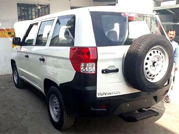 Mahindra TUV300 Plus Production Model Spotted Testing In India