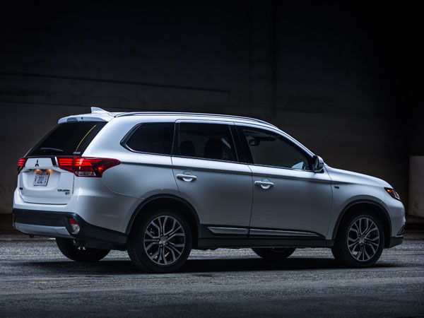 New Mitsubishi Outlander India Launch Details Revealed