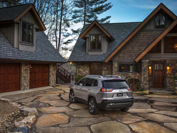 Next-Gen Jeep Cherokee Revealed Ahead Of Detroit Debut 