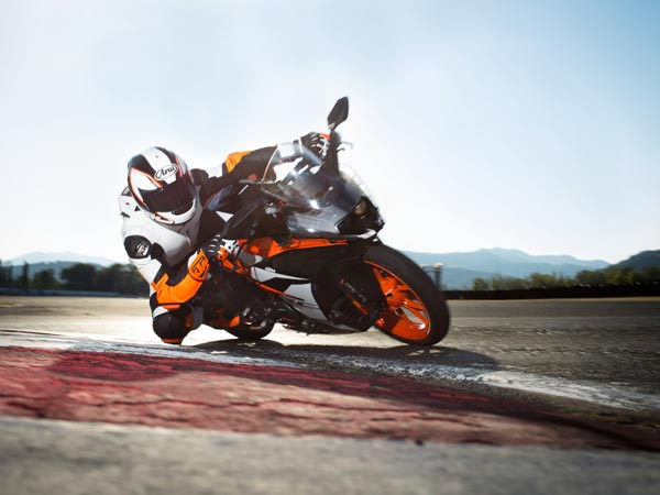 Spy Pics: 2018 KTM RC 390 Spotted Testing In India Spy Pics: 2018 KTM RC 390 Spotted Testing In India