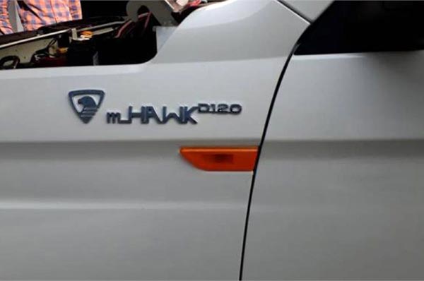 Mahindra TUV300 Plus P4 Price In India Revealed