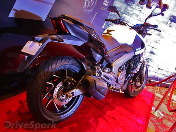 2018 Bajaj Dominar 400 Spotted With Cosmetic Updates