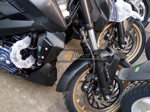 Bajaj Dominar 400 Spotted With Golden Wheels