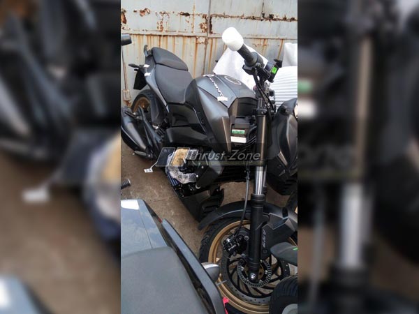Bajaj Dominar 400 Spotted With Golden Wheels