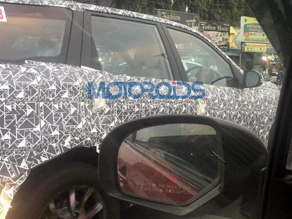 Mahindra XUV500 Facelift Spotted Again — Reveals New Features