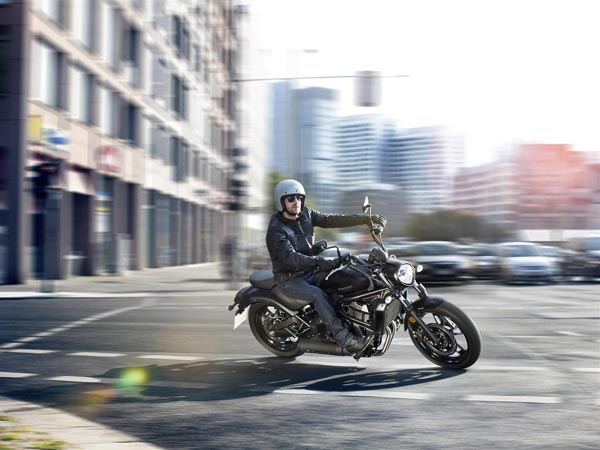 Kawasaki Vulcan S Launched In India; Launch Price, Specifications, Features & Images