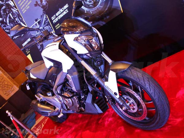 2018 Bajaj Dominar 400 Spotted At Dealership