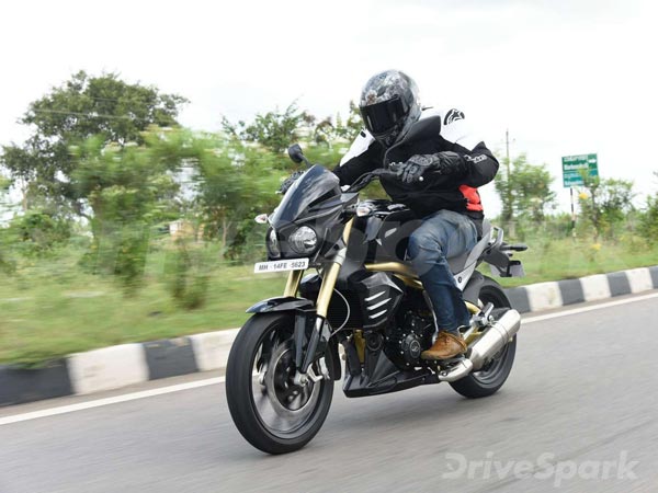 Low-Cost Mahindra Mojo UT300 Spotted At Dealership