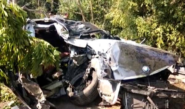 BMW 3-Series Sedan Mangled In A Horrific Crash