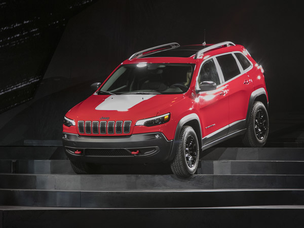 2018 Detroit Auto Show: Jeep Cherokee Facelift Revealed