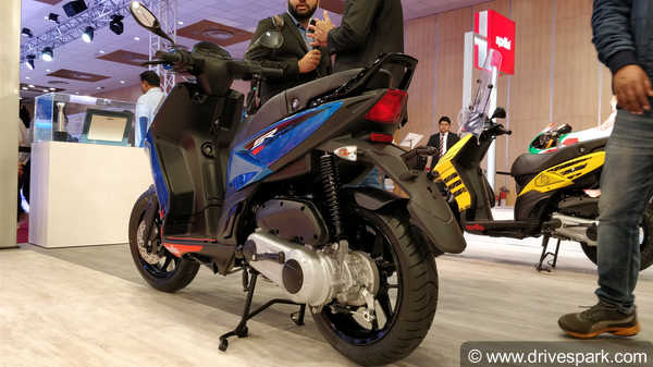 Aprilia SR 125 First Look Review 
