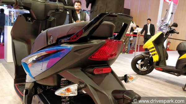 Aprilia SR 125 First Look Review 