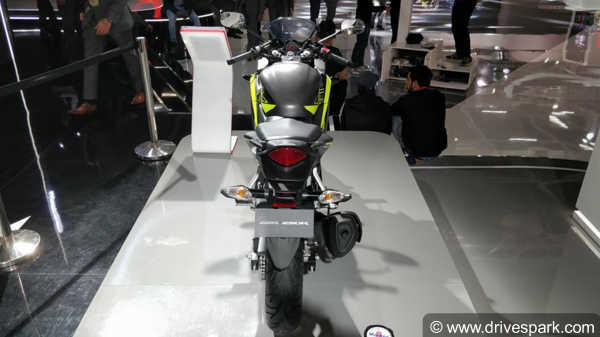 Auto Expo 2018: New Honda CBR 250R Unveiled - Expected Launch, Price, Specifications, Features & Images