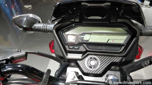 Honda X-Blade Top Features You Should Know: Full-LED Lights, Digital Speedo, Five Colours & More