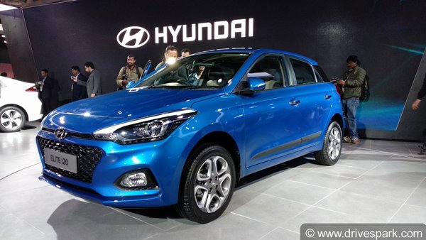 New Hyundai i20 Facelift Vs Old Hyundai i20 Comparison: Key Upgrades, Price, Specifications, Features & Mileage New Hyundai i20 Facelift Vs Old Hyundai i20 Comparison: Key Upgrades, Price, Specifications, Features & Mileage