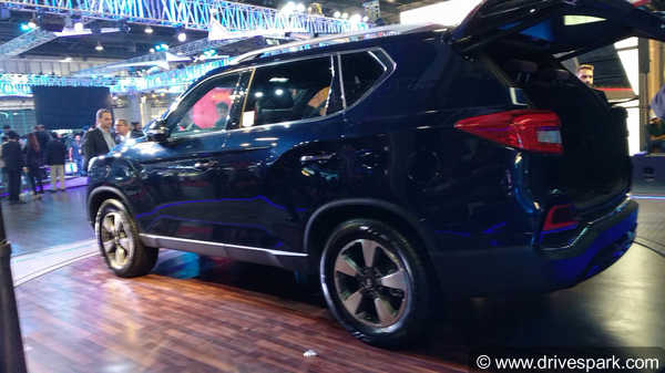 Auto Expo 2018: Mahindra-Badged G4 Rexton Showcased — Specifications & Images
