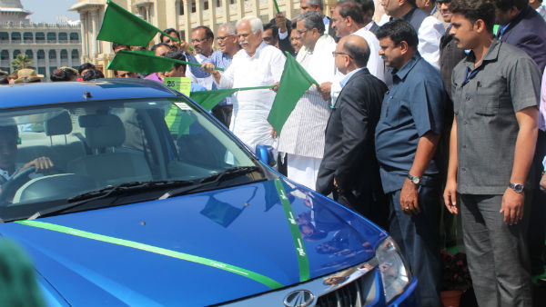 Mahindra Electric Delivers First Batch Of 50 eVerito Electric Vehicles