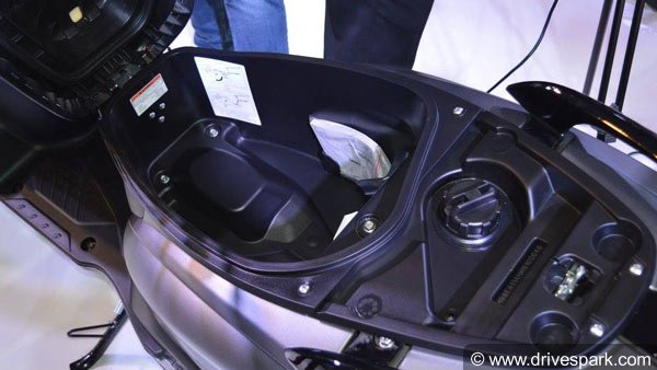 Suzuki Burgman Street Top Features: Maxi Scooter Design, LED Lights, Digital Speedometer & More