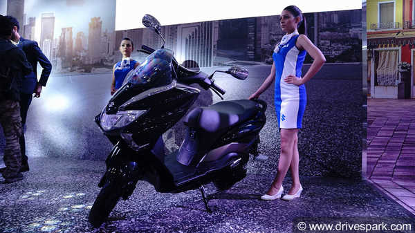 Suzuki Burgman Street Top Features: Maxi Scooter Design, LED Lights, Digital Speedometer & More