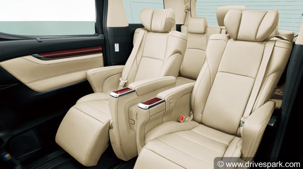 Auto Expo 2018: Toyota Alphard Luxury MPV To Be Showcased