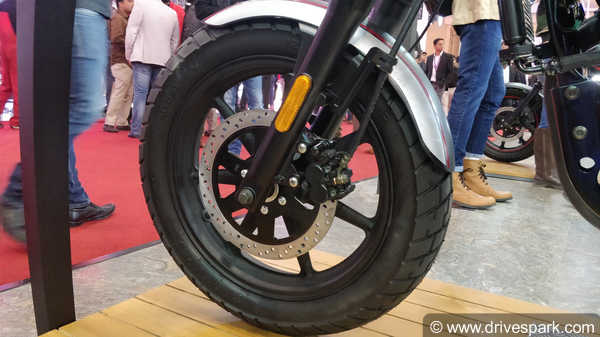 UM Renegade Duty Ace First Look Review — Design, Specifications, Features And Images