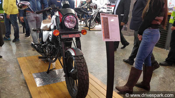 UM Renegade Duty Ace Top Features: Cafe-Racer Looks, LED Lighting, Rear Disc & More