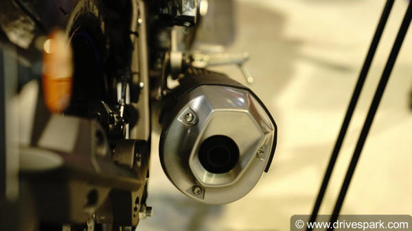 Yamaha YZF-R15 V3.0 Top Features You Should Know: New Design, Engine, Slipper Clutch & MoreYamaha YZF-R15 V3.0 Top Features You Should Know: New Design, Engine, Slipper Clutch & More