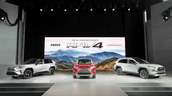 2018 New York Auto Show: Toyota RAV4 SUV Revealed; Specifications, Features & Images