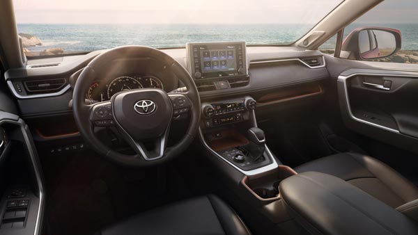 2018 New York Auto Show: Toyota RAV4 SUV Revealed; Specifications, Features & Images