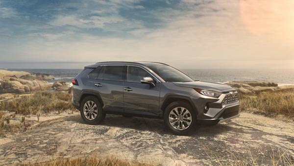 2018 New York Auto Show: Toyota RAV4 SUV Revealed; Specifications, Features & Images