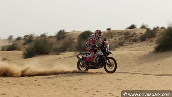 Maruti Suzuki Desert Storm 2018: CS Santosh Crashes Out In Stage 3 Maruti Suzuki Desert Storm 2018: CS Santosh Crashes Out In Stage 3