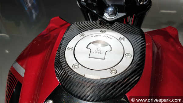 Honda X-Blade: Top Speed, Mileage, Acceleration, Fuel Capacity, Weight & More