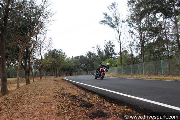 TVS Apache RTR 160 4V First Ride Review — A True Entry-Level Race Machine