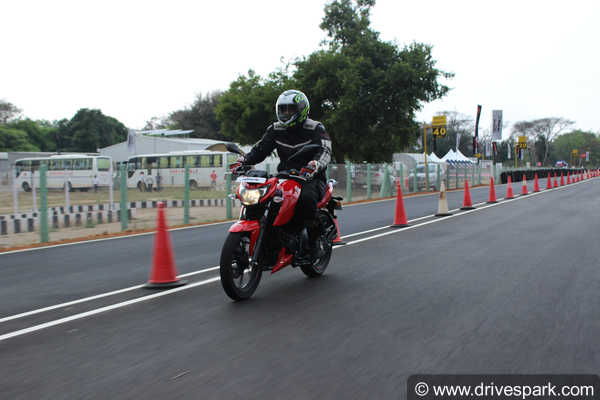 TVS Apache RTR 160 4V First Ride Review — A True Entry-Level Race Machine