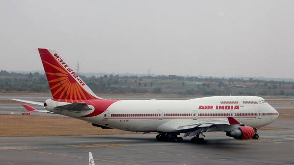 Why Are Plane Windows Round? — The Interesting Reason For Round Aeroplane Windows Explained!